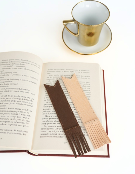 Zakładka do książki ze skóry