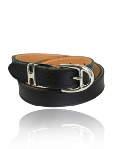 Czarny skórzany pasek...