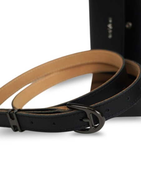 Czarny skórzany pasek...