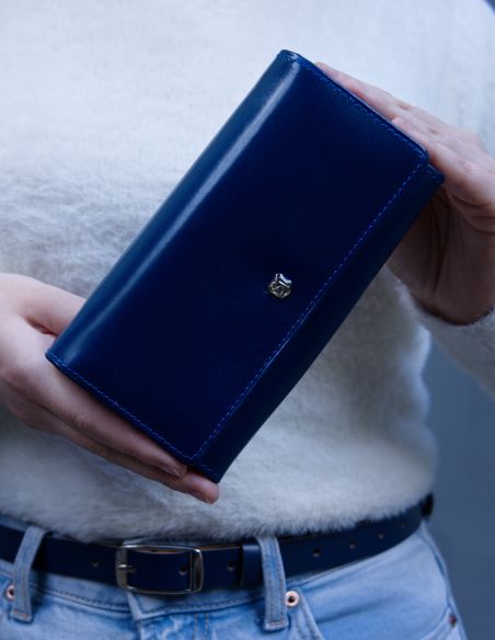 Skórzany portfel damski...