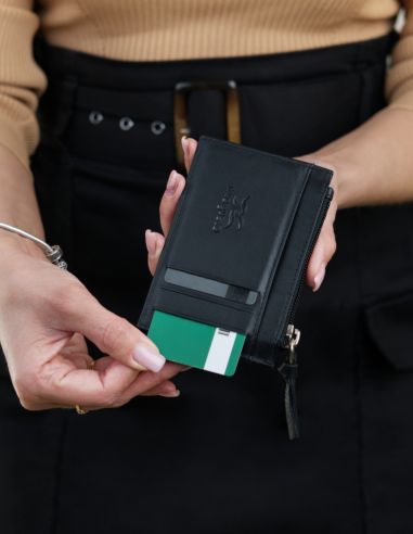 Skórzane etui na karty i klucze...