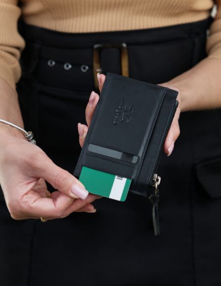 Skórzane etui na karty i...