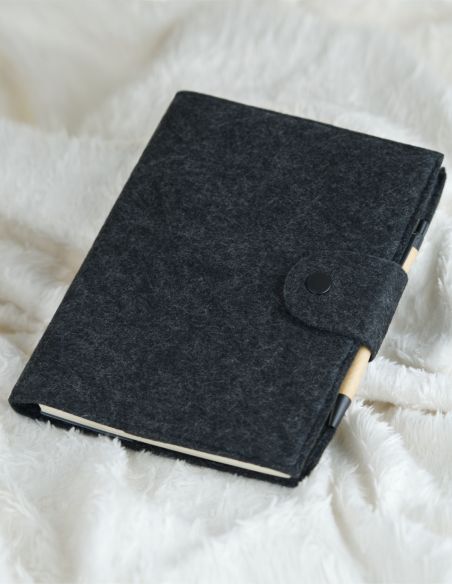 Okładka filcowa z notesem...
