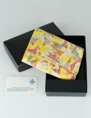 Średni portfel ze skóry naturalnej...