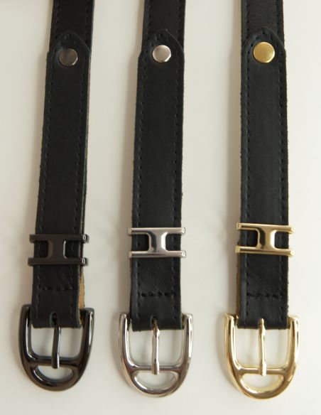 Czarny skórzany pasek...