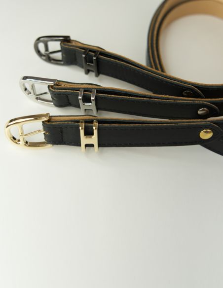 Czarny skórzany pasek...